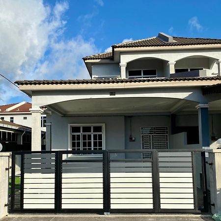 Desyafiq Homestay Kuala Kedah Exteriör bild