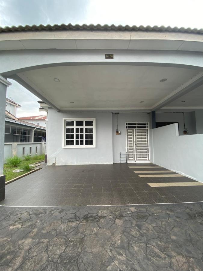 Desyafiq Homestay Kuala Kedah Exteriör bild